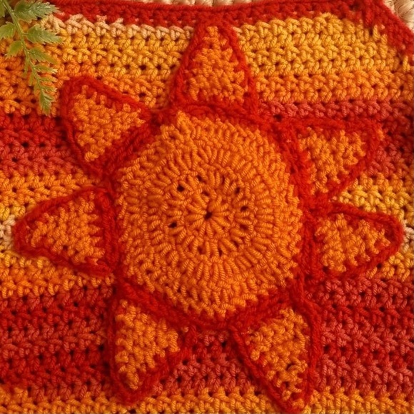 crochet sun top🧶 - Picture 3 of 4